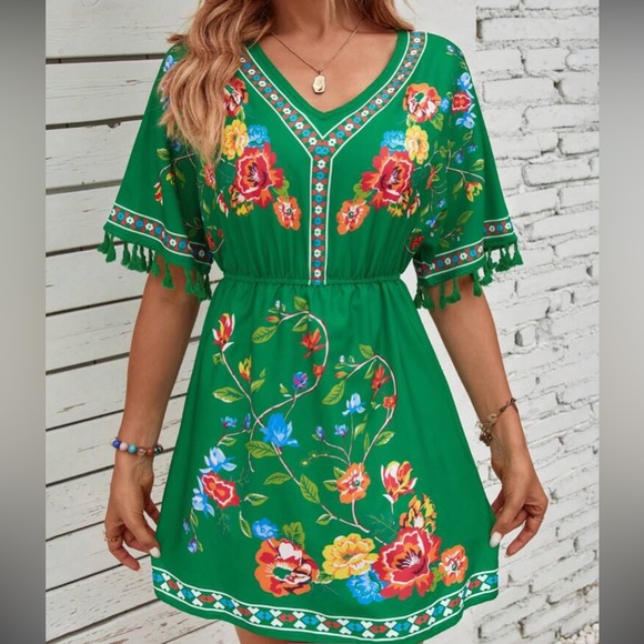 Boho floral print tassel trim batwing sleeve dress